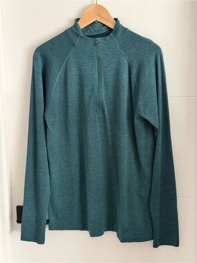 Lululemon: Men's Quarter-Zip Long Sleeve Shirt- Size Large (ptp approx 20.5in)